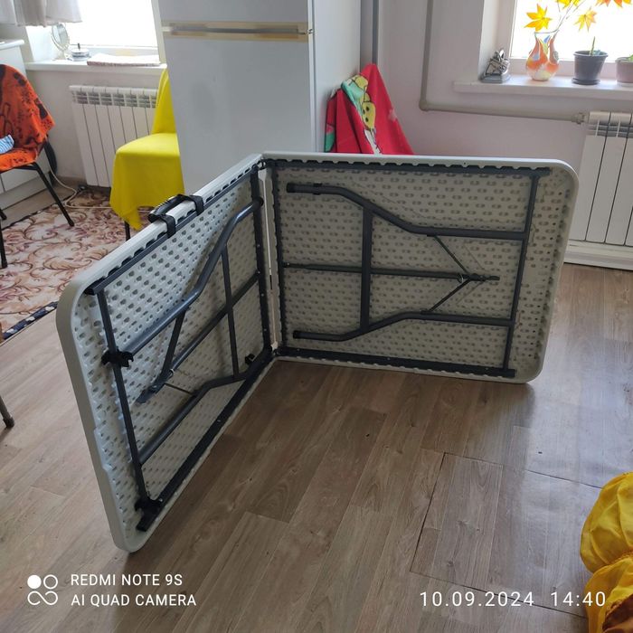 Продам кухонный стол