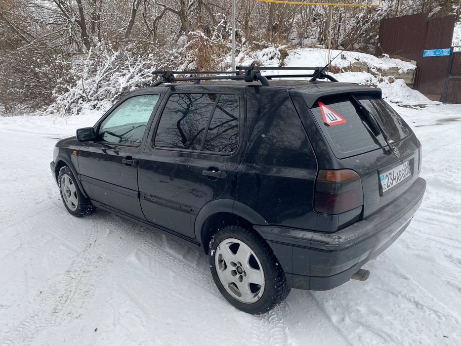 Гольф 3 на ходу,срочно