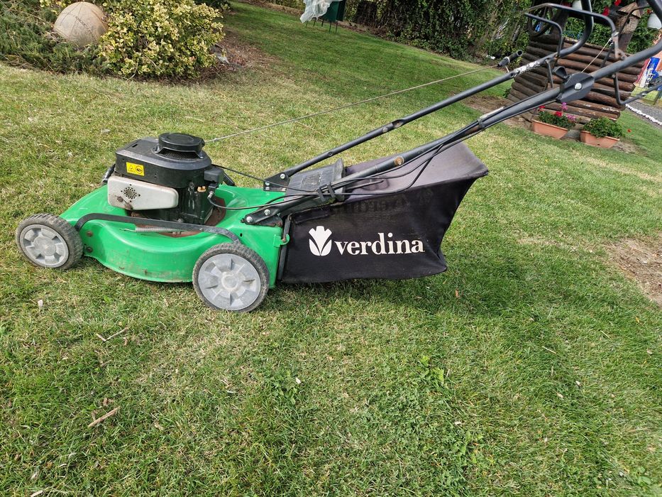 Vând mașină de tuns gazon Verdina