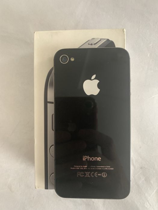 Срочно продаю Iphone 4s 8gb