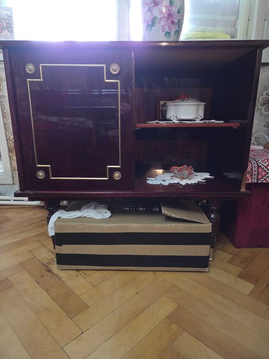 Set Mobilă Vintage din Lemn Masiv – 5 Piese