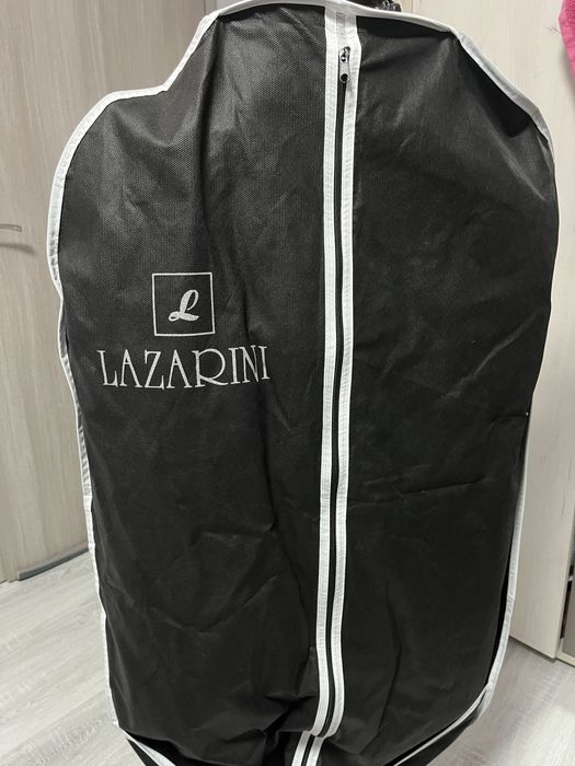 Абитуриентски костюм