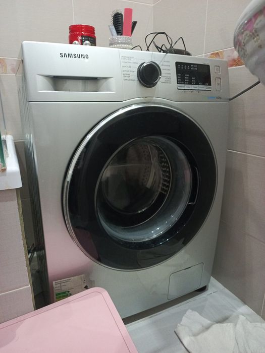 Продам на запчасти стиральную машину