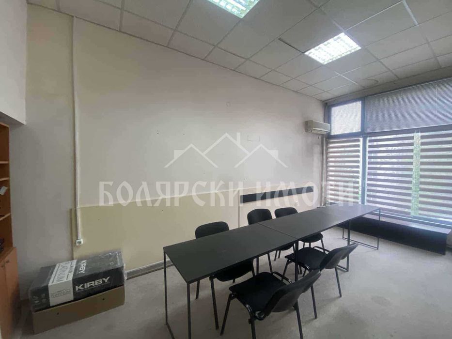 Офис под наем над Нова болница