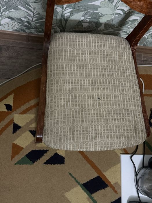 Продам стулья деревянные