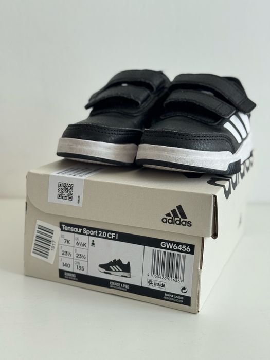 Обувки Адидас 23,5