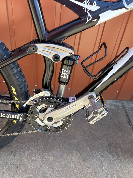 Bicicleta  full suspension specialized
