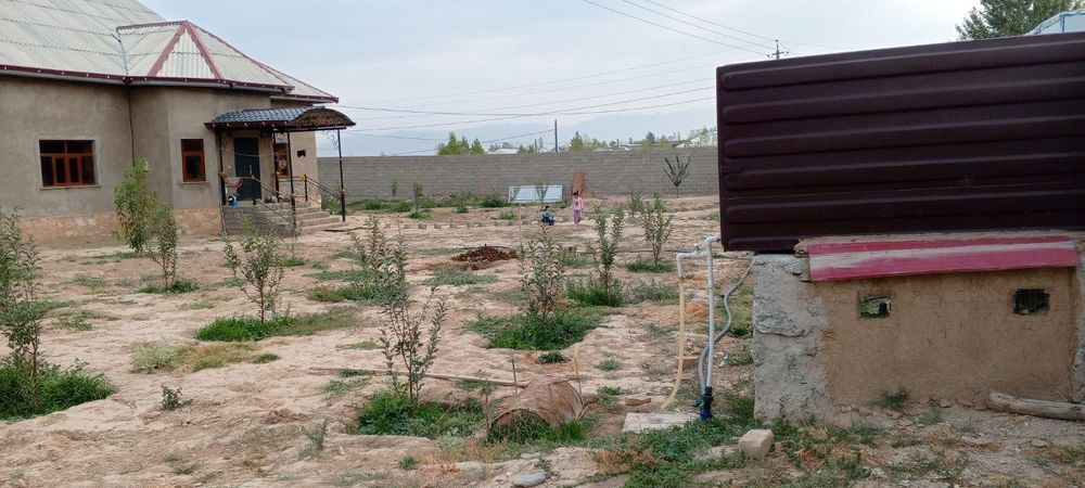 Uy  sotiladi arzon narxda