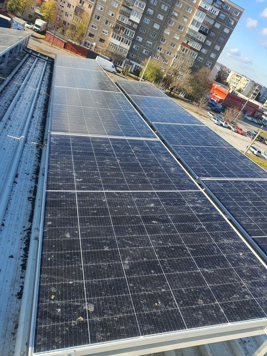 Spalare /curatare profesionala panouri fotovoltaice Arad si Timisoara