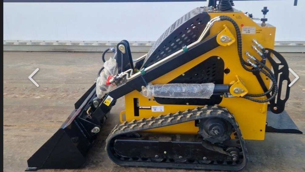 Mini Incarcator Frontal pe Senile