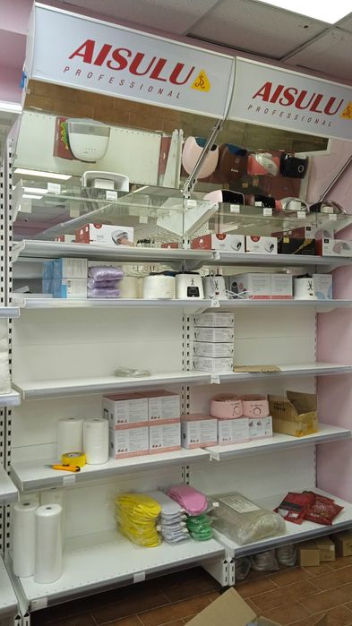 Шкаф и витрины железные