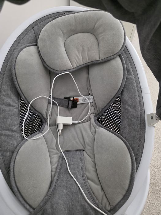 Leagan electric bebelusi balansoar in stare perfect estetic