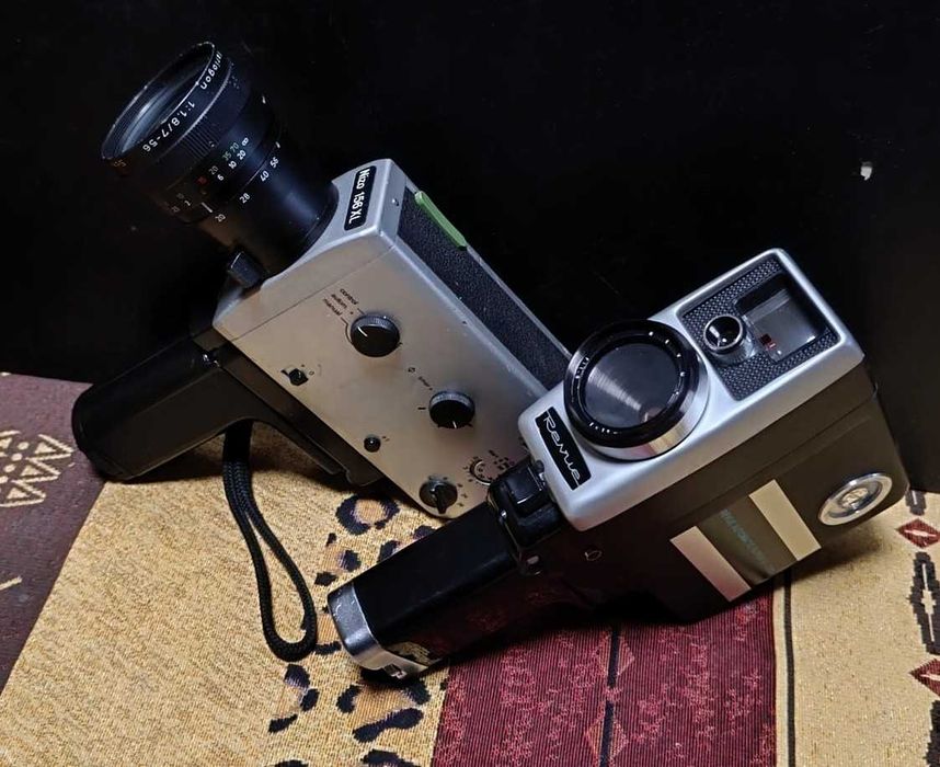 2 camere de filmat clasice (film 8mm)