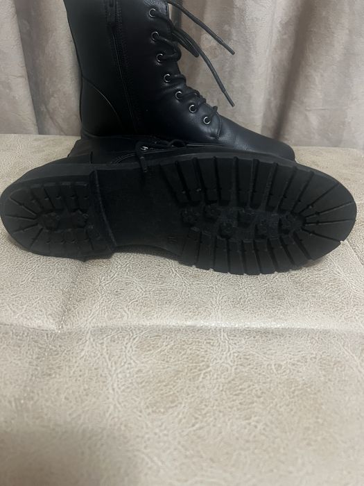 Ботиночки новые 41 рр покупала в Москве.