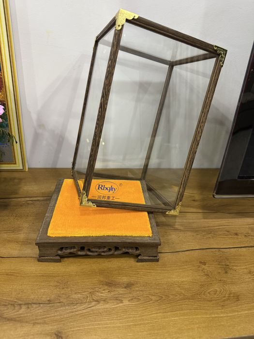 Стеклянный бокс для сувенира