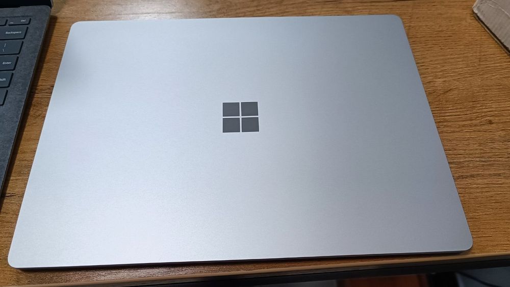 Microsoft
Core i 7
512Gb SSD, 16Gb Operativka
Sensor ekran