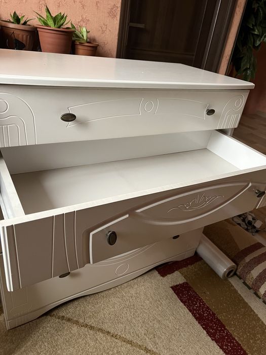 Продам комод б/у в хорошем  састояний