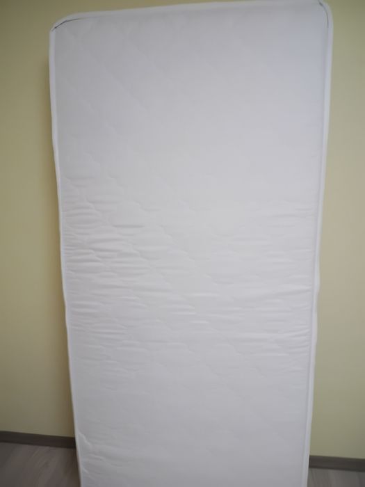 Еднолицев матрак