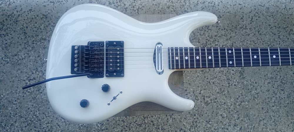 Ibanez 540 Radius. Електрическа китара