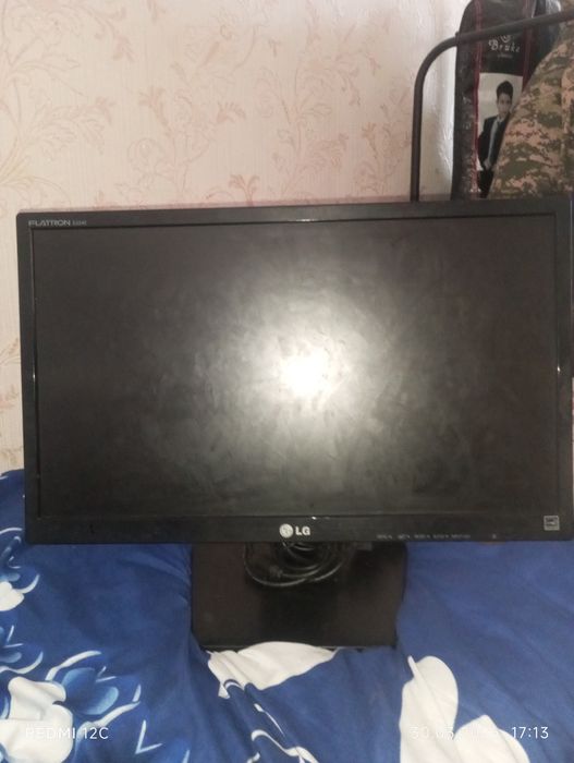 Монитор LG б/у старый