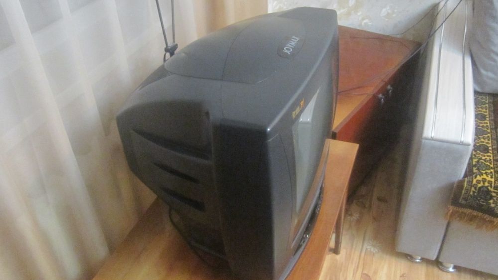 продам телевизор