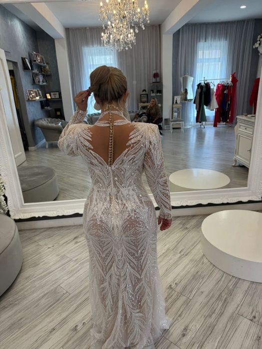 Rochie de mireasă tip sirenă cu trena detașabilă