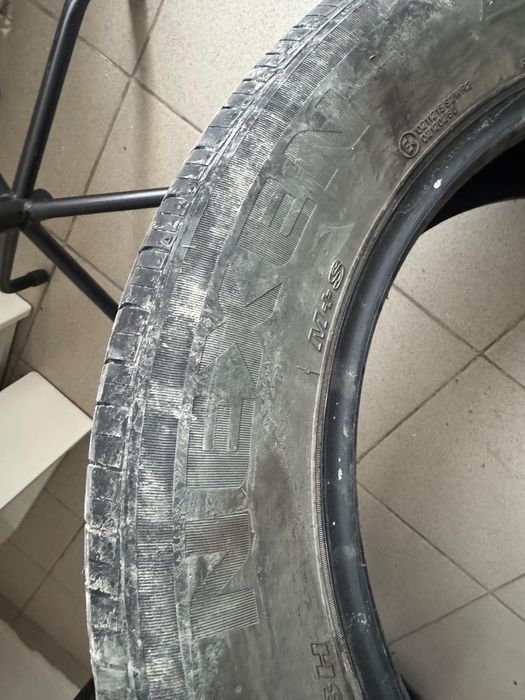 Продам шины 235/60R18