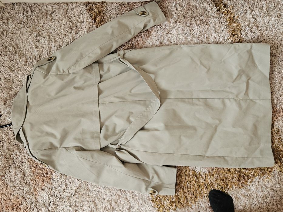 Продам плащ 42 размер