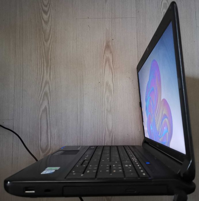 15.6" Лаптоп Fujitsu-Siemens Lifebook AH530 4GB RAM 500GB HDD