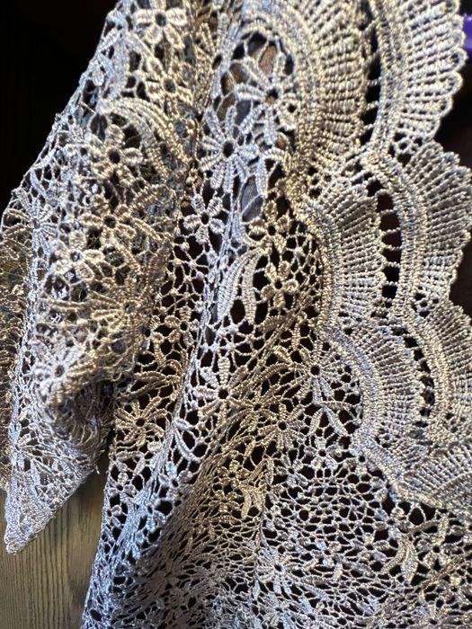 Платье кружевное в хорошем состоянии