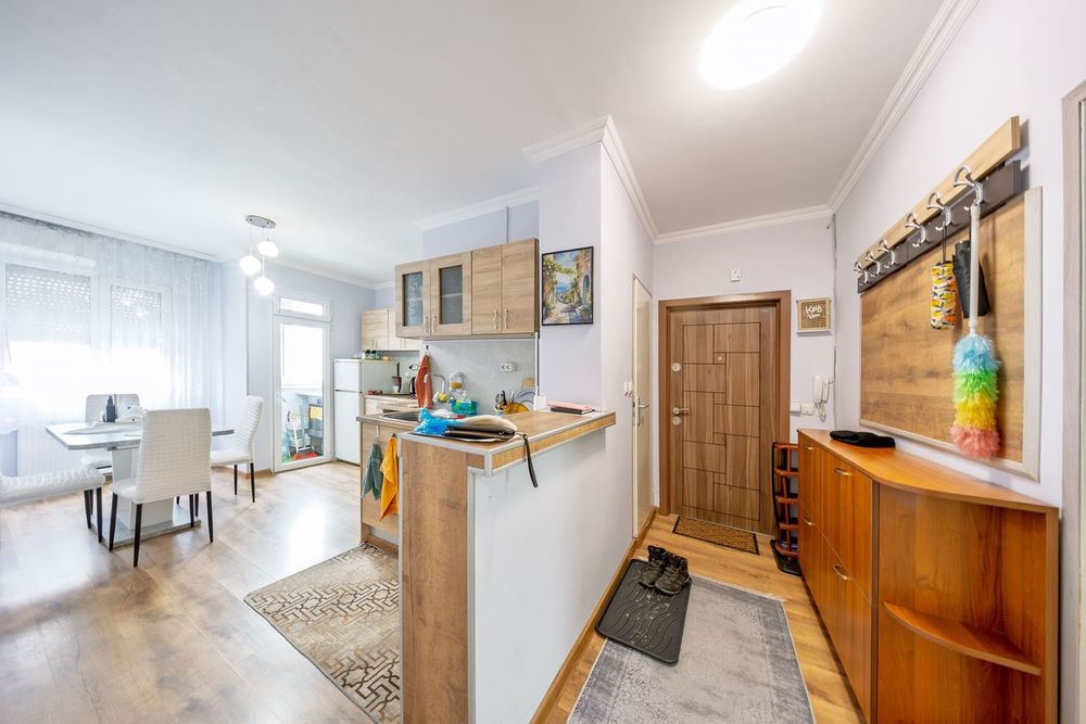 3-стаен в Плевен-Широк център площ 85 цена 143000