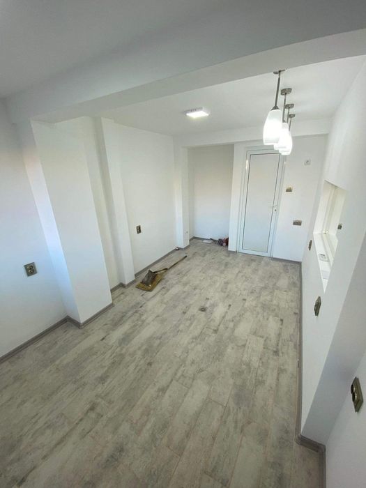 Дава се под наем Магазин в Ботевград - 17 кв.м за 199.41 € - Снимка #1