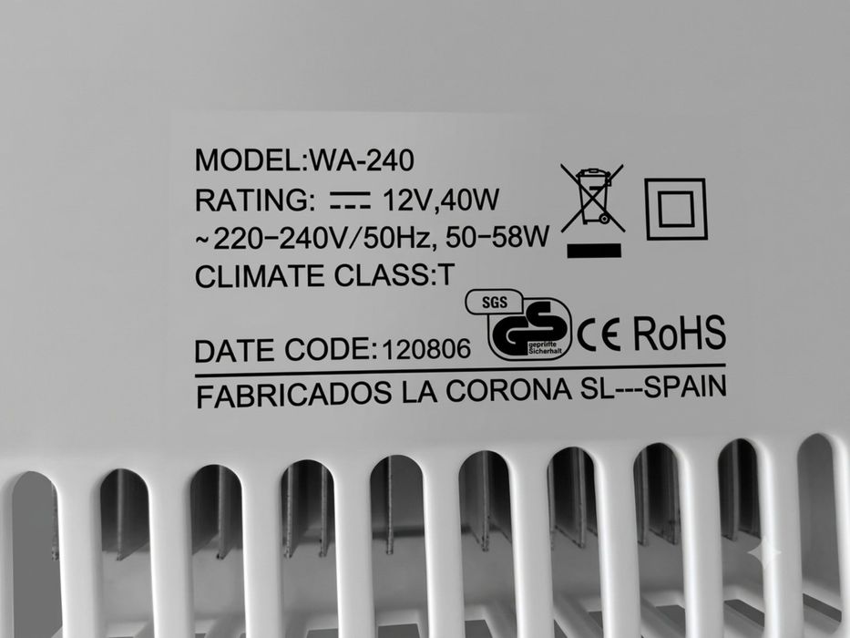 Автомобилни електрически хладилни чанти 24L (12V / 220V) – за кола и дом ​ ​Продавам запазени преносими термоелектрически хладилни чанти