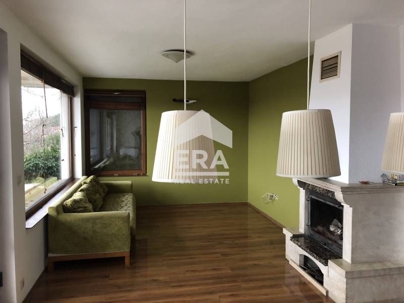 Ексклузивно от ЕРА Лайф! Двуетажна къща с морска панорама под наем, Ви