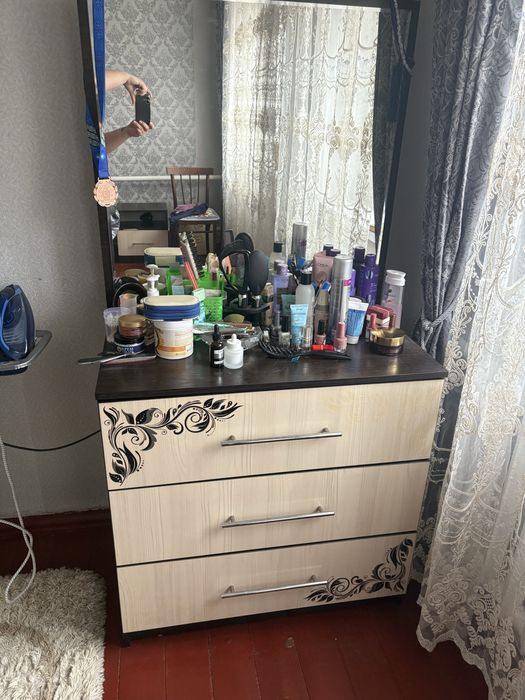 Продается спальный гарнитур