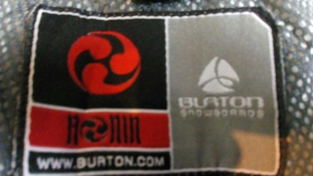 Оригинална ски екипировка "BURTON" !