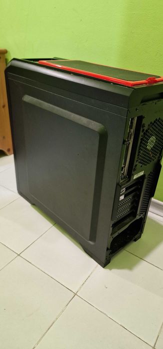 КУТИЯ за компютър - Deepcool ATX Mid Tower Case