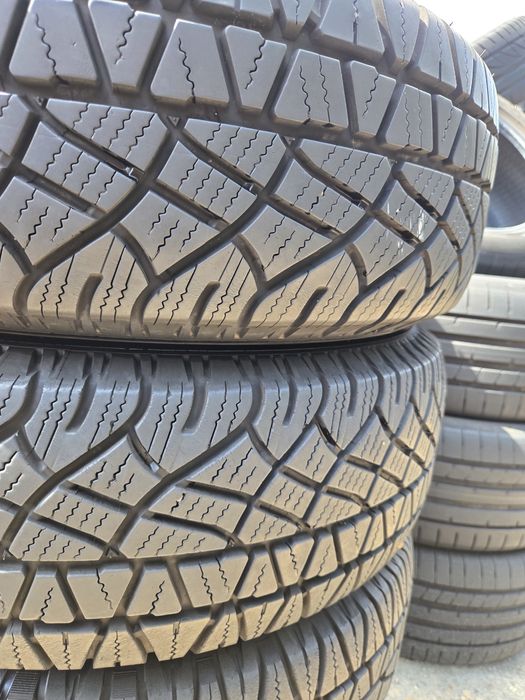 4бр. 225 65 17 Michelin всесезонни.