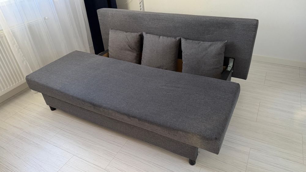 Canapea extensibila IKEA