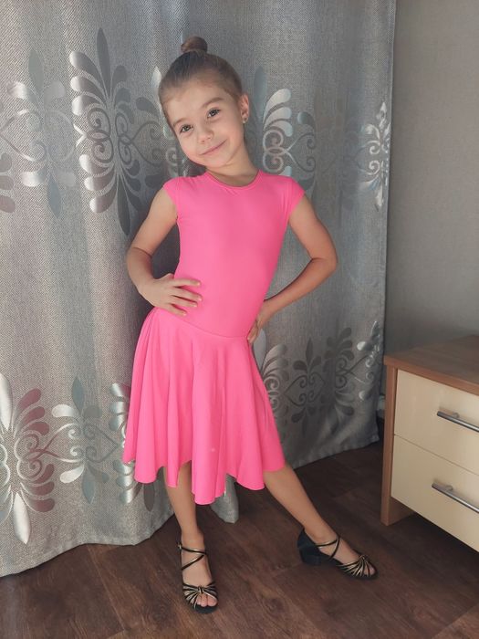 Продам спортивное рейтинговое платье 116-122