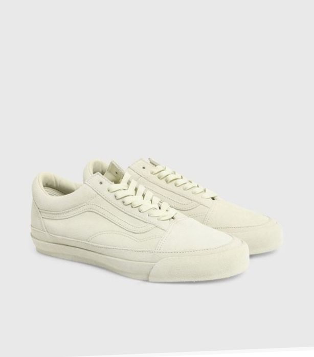 Vând sneakers unisex