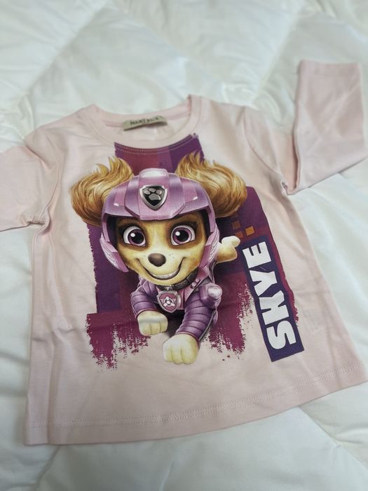 Детски дрехи, бодита, рикли и комплекти.