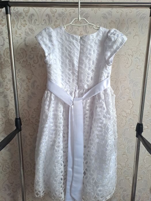 Белое платье для девочки 5-7 лет