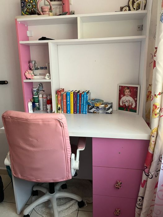 Mobila de camera pentru fete