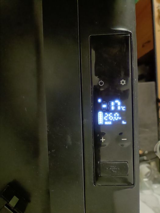 Frigider auto 12/24v 220v, 70 litri