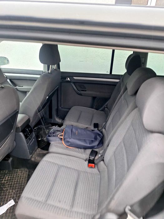 Продавам Volkswagen Tauran.