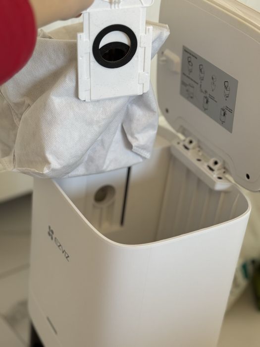 Robot de Curățenie Premium – Îngrijit, Stare Excelentă