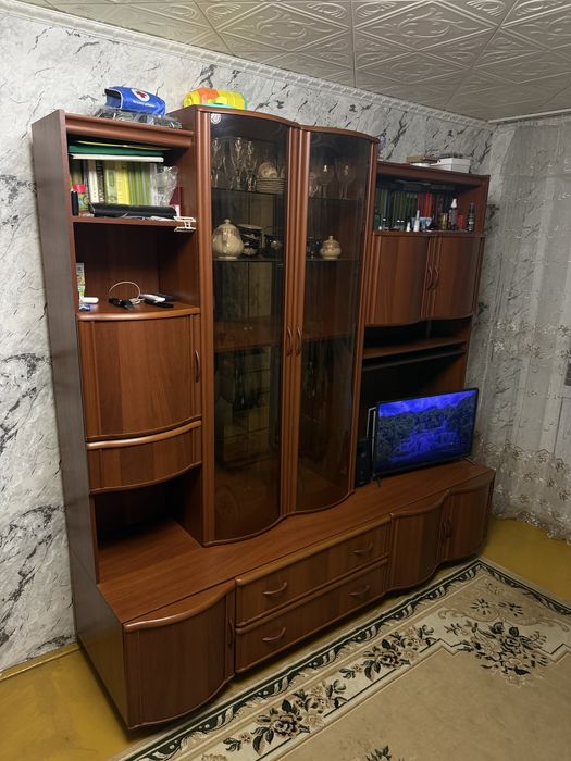 Продам шкаф-стенку в гостиную