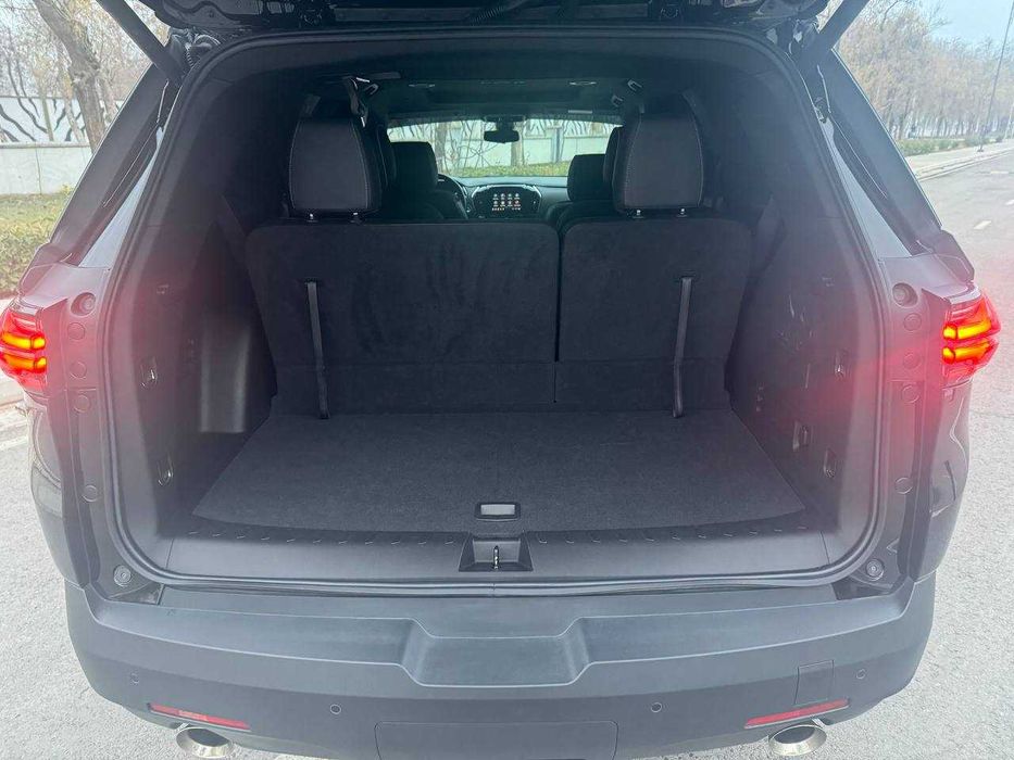 Срочно! Traverse Premier 2023г 26  тыс км пробега! Черный! Чистая!