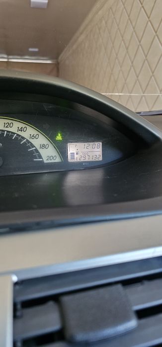 Toyota yaris 1.5 mator avtomat karopka sotiladi